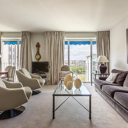 Apartamento Veeve - Steps From The Eiffel Tower París Exterior foto