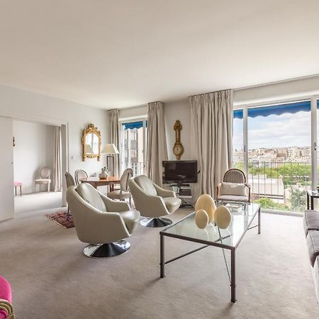 Apartamento Veeve - Steps From The Eiffel Tower París Exterior foto