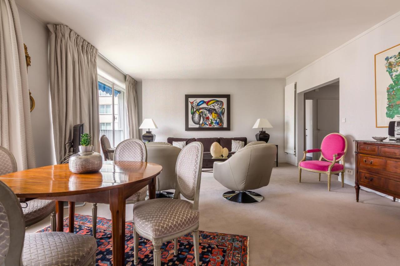 Apartamento Veeve - Steps From The Eiffel Tower París Exterior foto